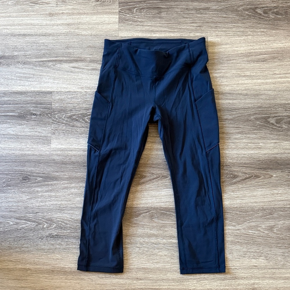 lululemon True Navy Mid Rise High-Rise Pocket Leggings Size 6 Women’s Capris